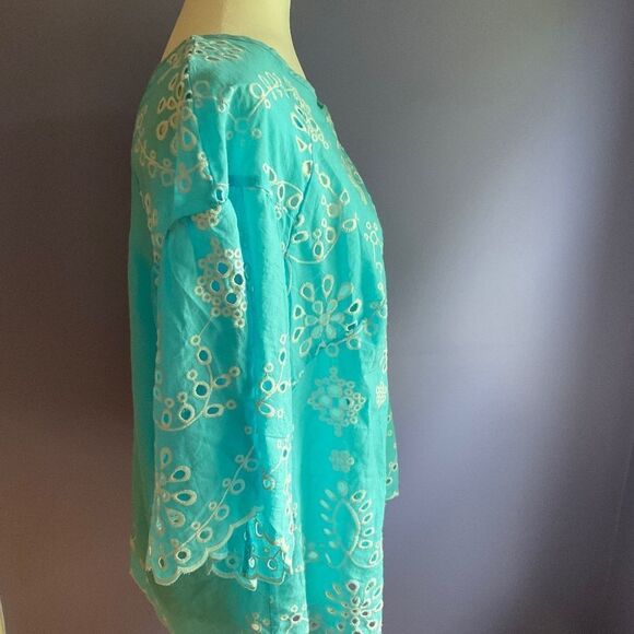 Aqua Eyelet Top with Embroidered Front and Bell Sleeves size 1X - Picture 4 of 6